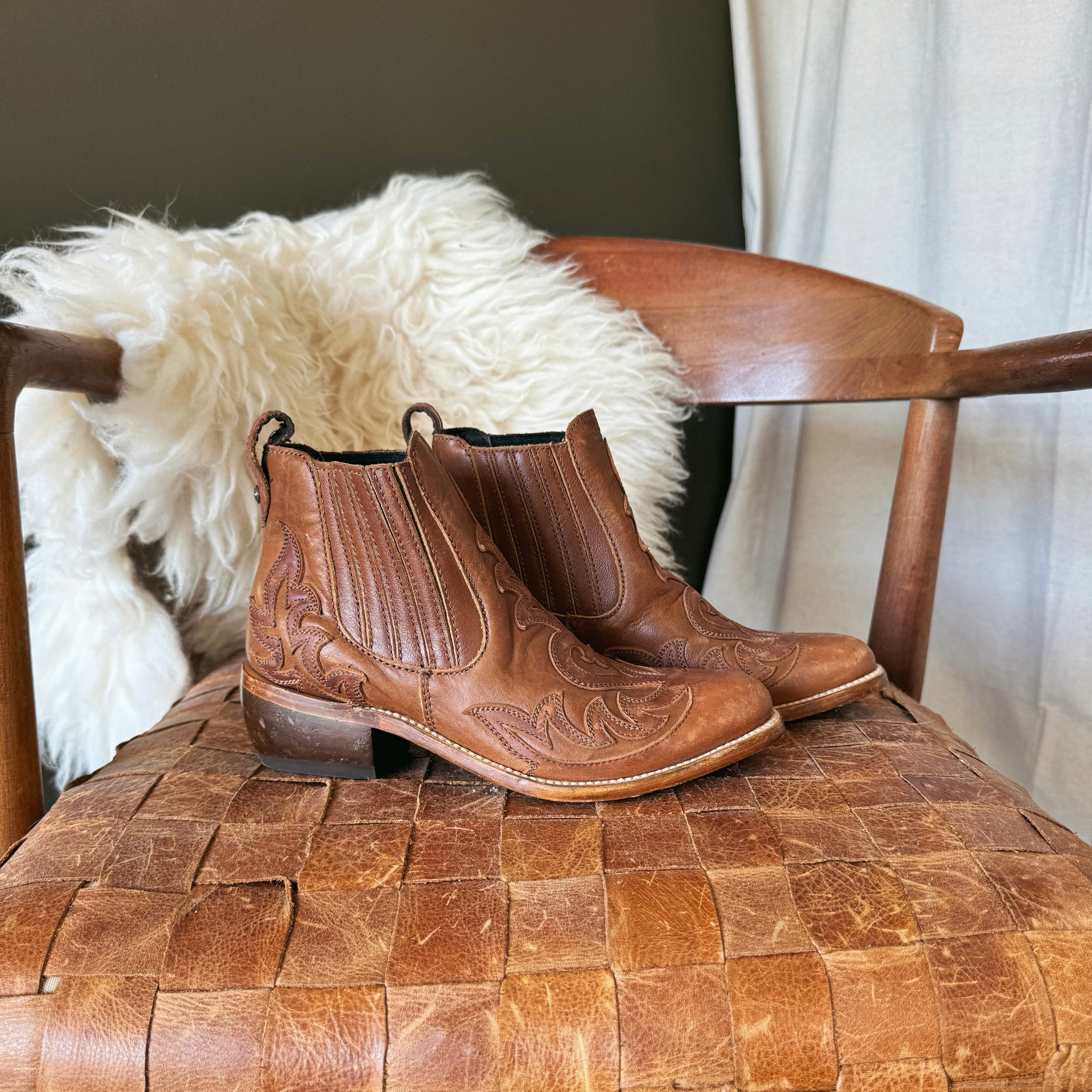 Lark [Camel]