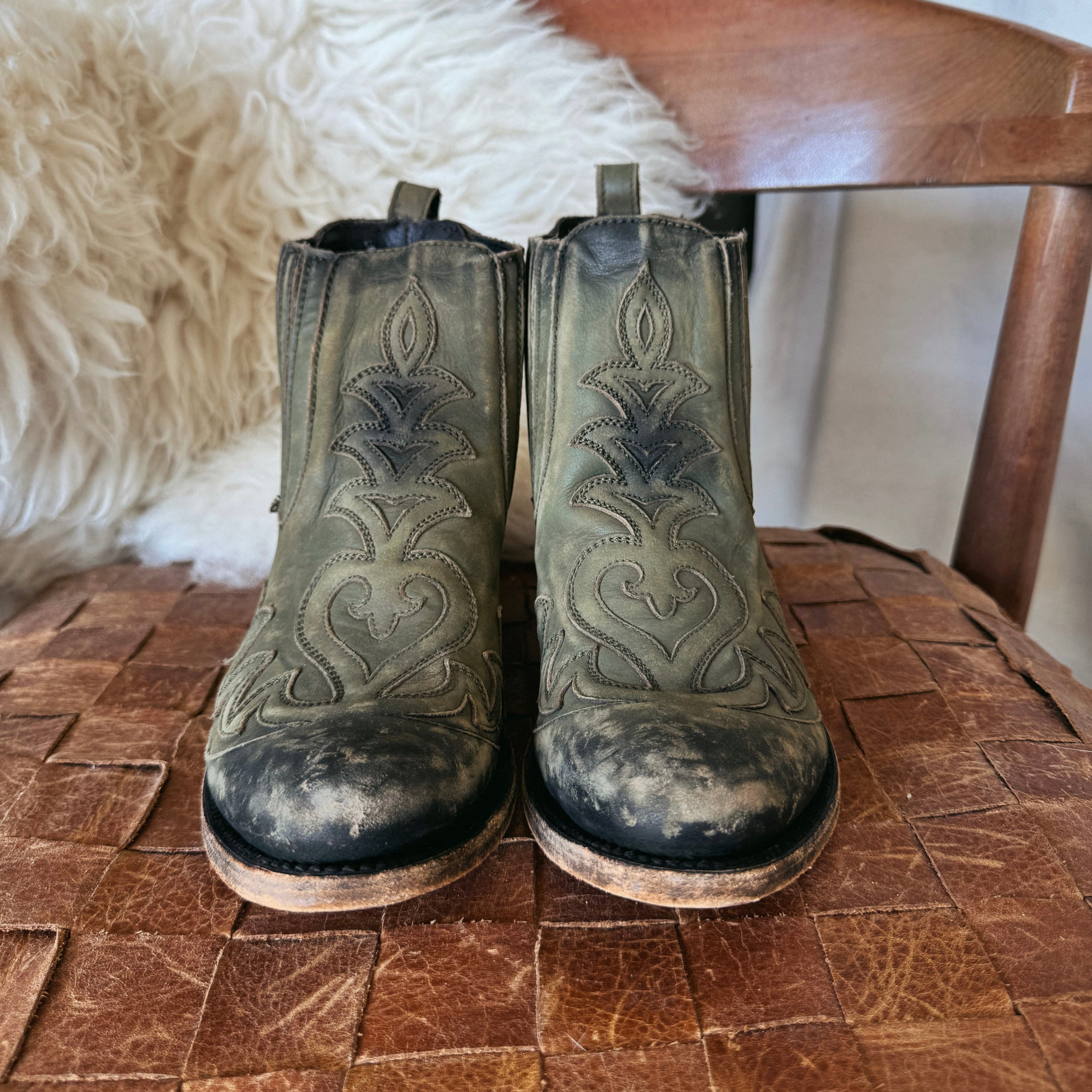 Lark [Olive]