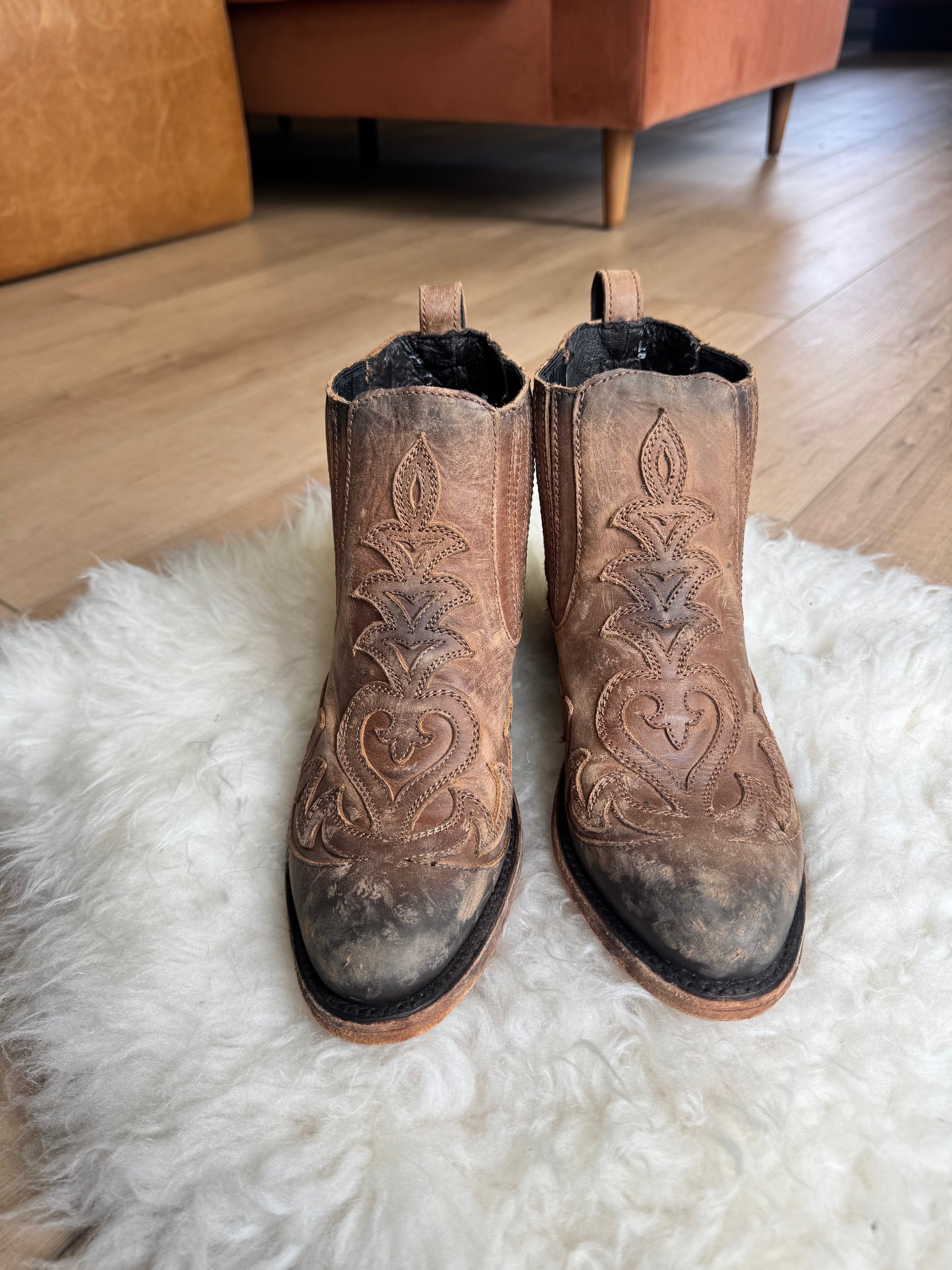 ⊹ new, new ⊹ – No Roots Boots
